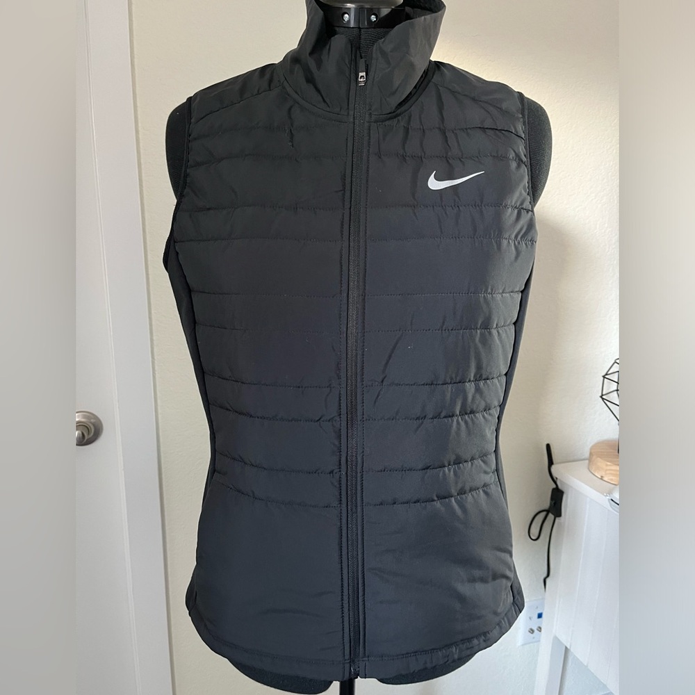 Nike Women's Black Quilted Puffer Vest